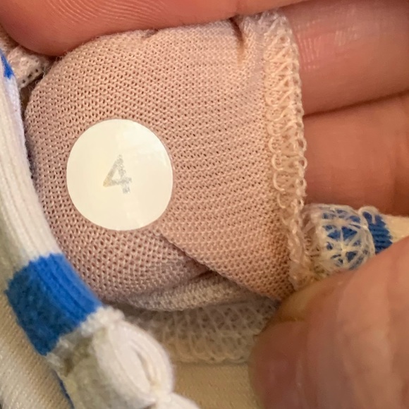 LULULEMON Blue & White Stripe Flow Y Bra size 4 - Picture 10 of 11